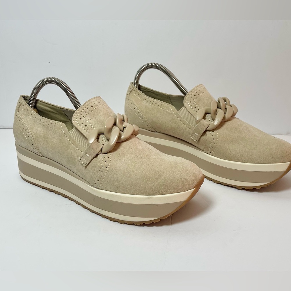 Boutique Beige Platform Slip On Sneakers Loafers Chain Detail Women’s Size 9
